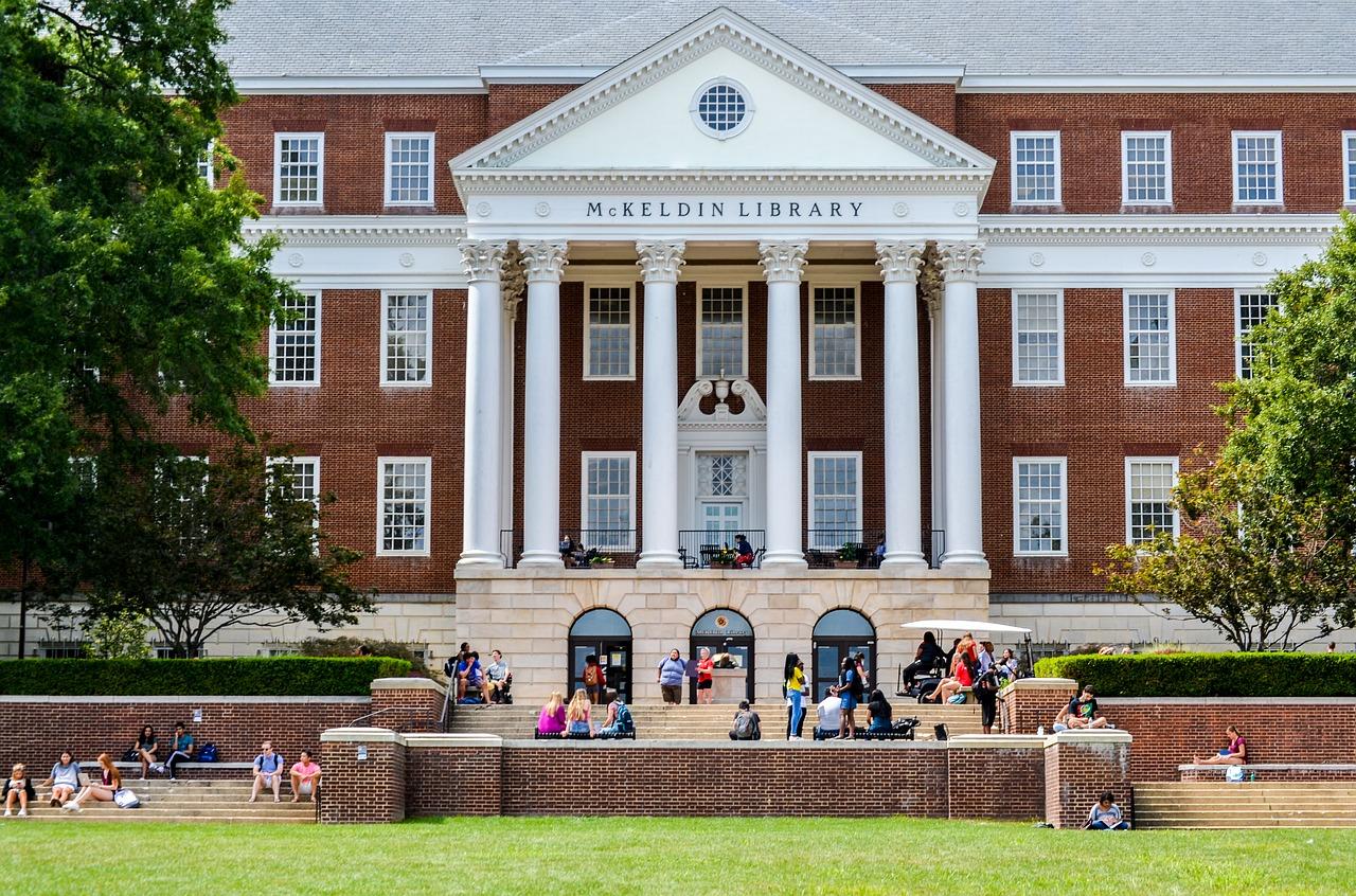 View of the McKeldin Library from the mall 