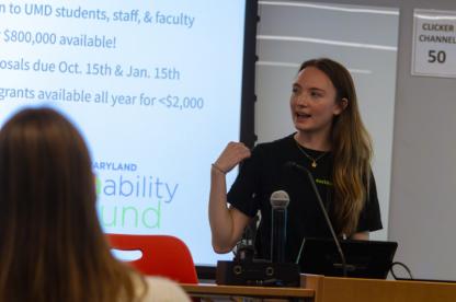 Photo of an Advisor presenting to a first-year course 